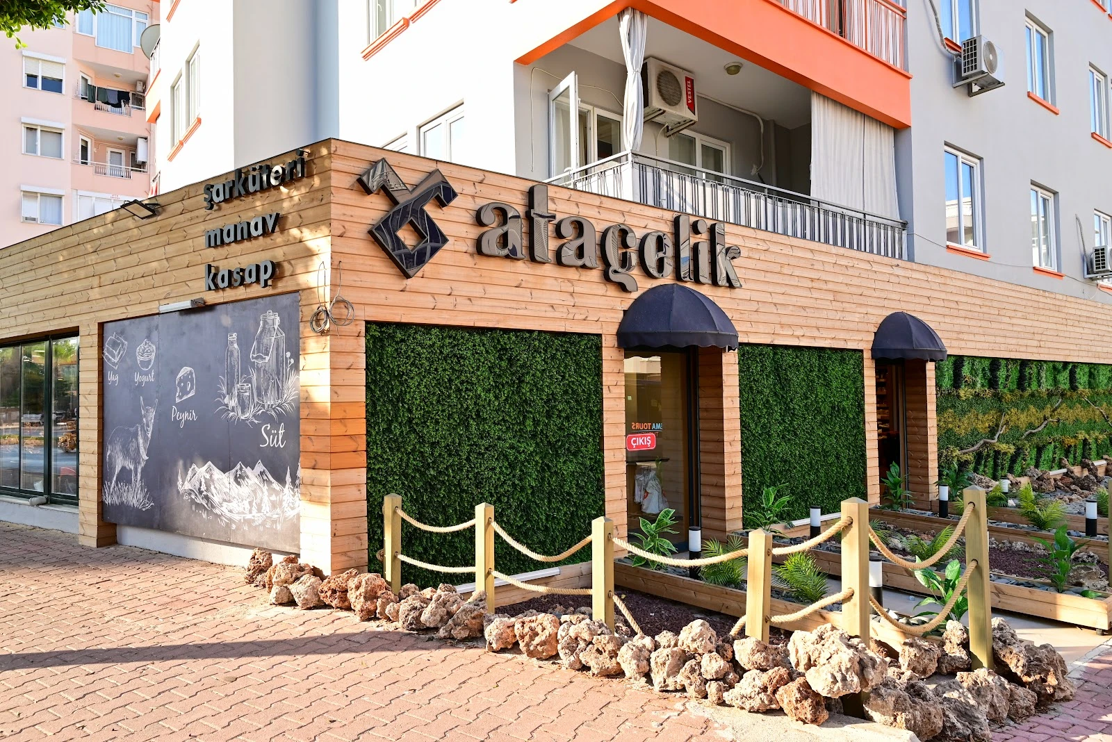 Ataçelik Şirinyalı mağazası